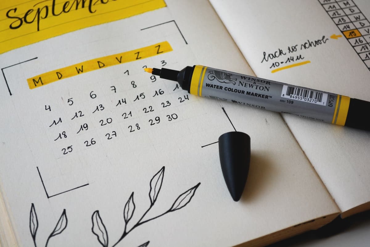 calendar for landlord to figure out when guests arrive and leave the short term space