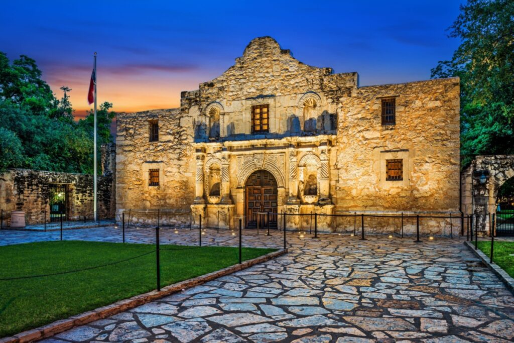 A beautiful night at the Alamo, one of the pros of living in San Antonio, TX